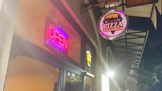 Dave's Pizza Garage