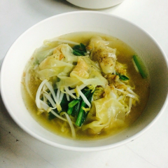 Kuaytiaw 3 Baht User Photo