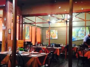 879 Trattoria y Pizzeria