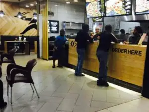 Debonairs Pizza