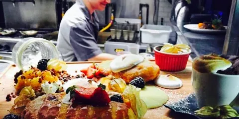 Le St-Charles Cafe Bistro