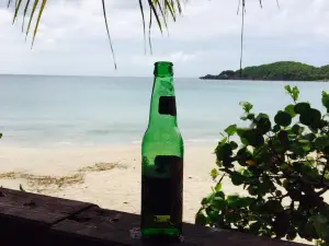 Nicoles Beach Bar