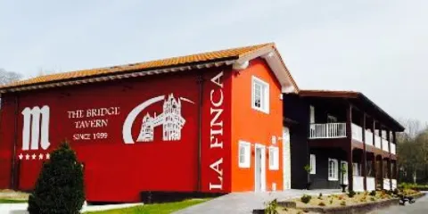 La Finca del Bridge Tavern