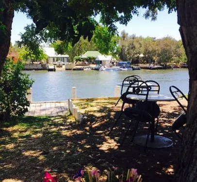 Pelicans Cafe on the Murray