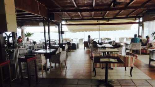 Cafe On The Rocks