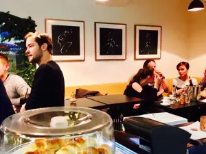 Esence Café