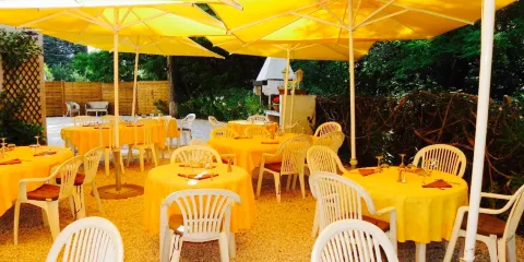 Les Esparrus Restaurant