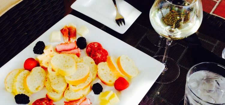 Chez Trappeur Bar and Bistro
