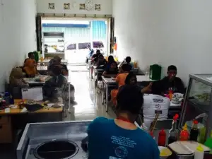 Bakso Bakwan Malang Dan Cwie Mie Hot