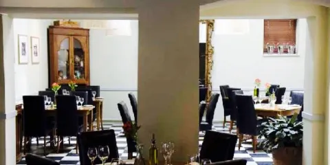 Kings Arms Hotel & Restaurant