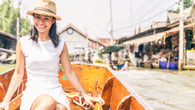Bangkok Damnoen Saduak Floating Market + Maeklong Railway Market 1-day tour