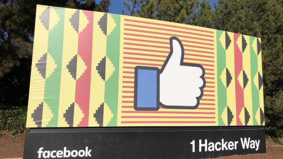 到了聖荷西去扎克伯格的Facebook總部晃一趟是必須的，雖