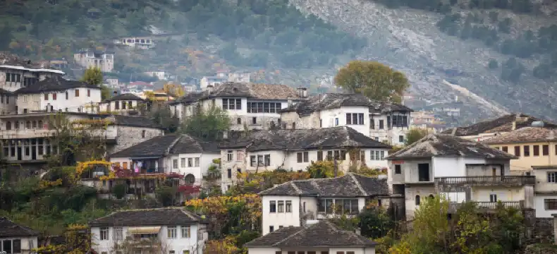 ジロカストラのホテル