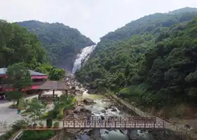 룽구이자이(용귀채) 폭포