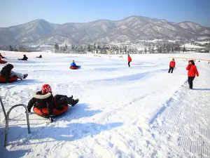 橡園滑雪度假村