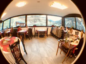 Qi Lin Chinese Restaurant
