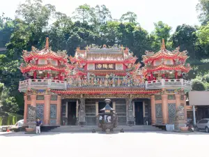 嘉義触口天長山龍隠寺