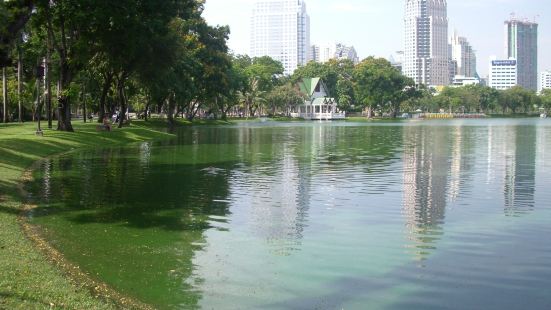 蓝毗尼公园(Lumphini Park)， 之前看到的资料是