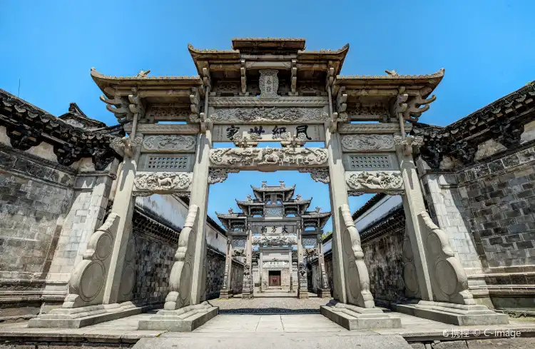 Hotels near Luzhai