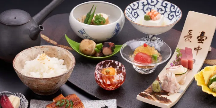 Japanese restaurant "Tsutsuji no Chaya" (Hotel de yama)