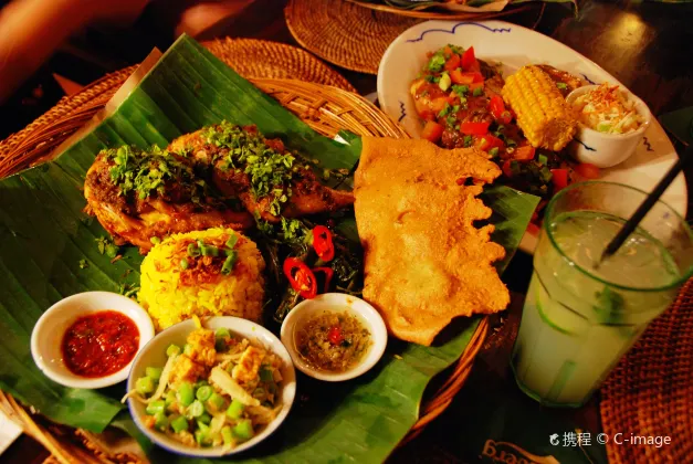 С видом на море Отели в г. Лабуан Баджо