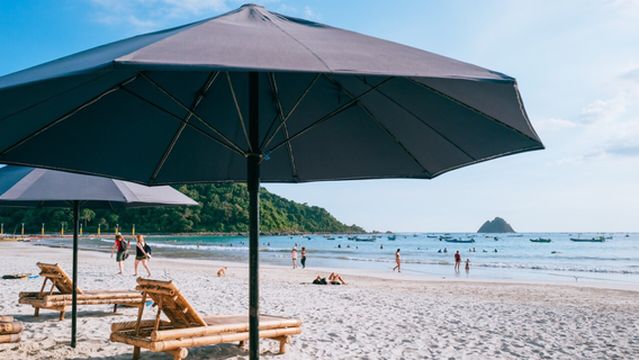 Selong Belanak Beach