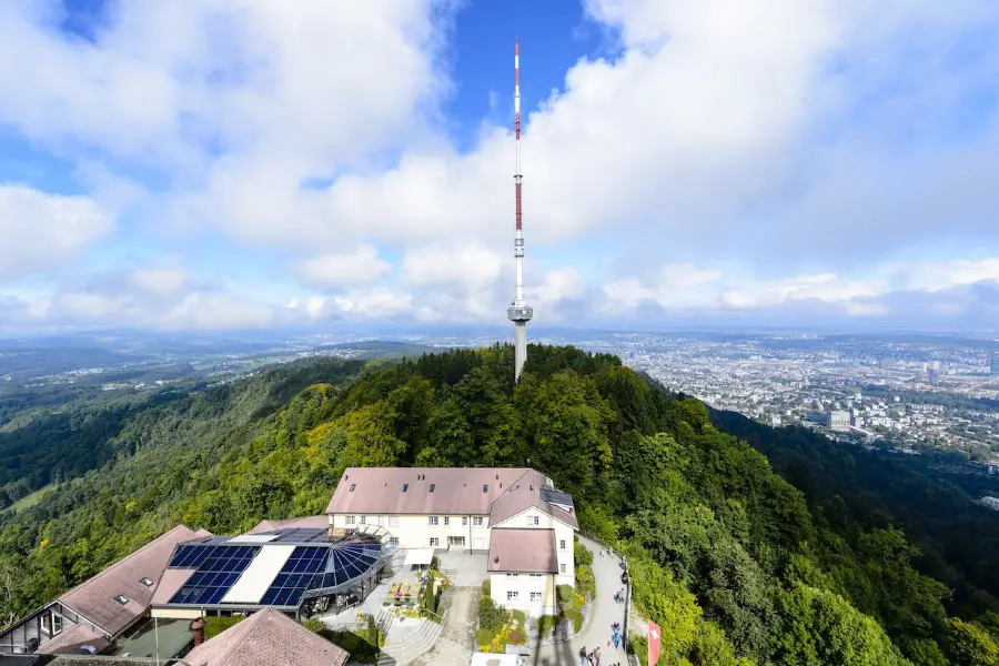 玉特利山