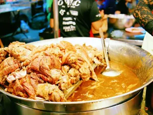 Chang Phueak Pork Leg Rice