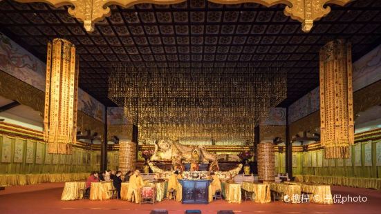 The World‘s Largest Jade Lying Buddha