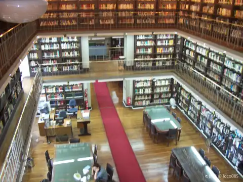 Hotel berhampiran National Library of Chile