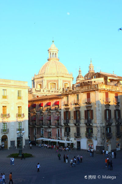 Piazza Universita
