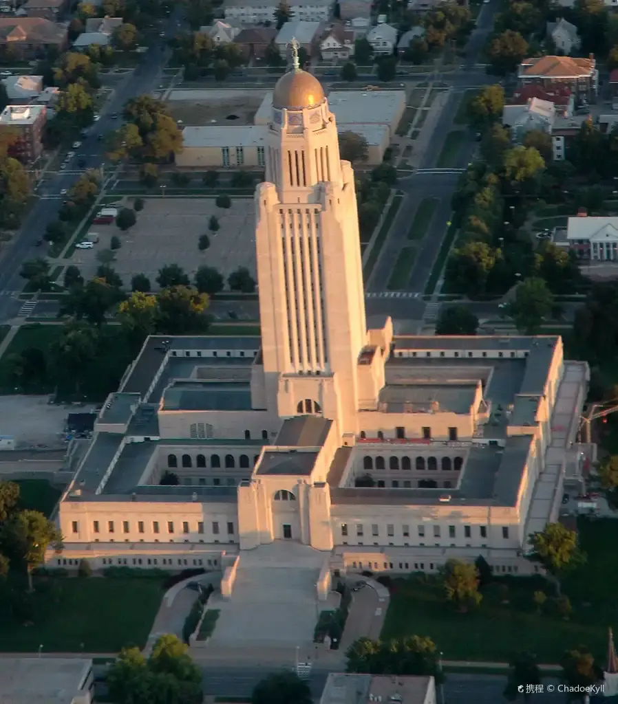 Hotels near Nebraska State Capitol