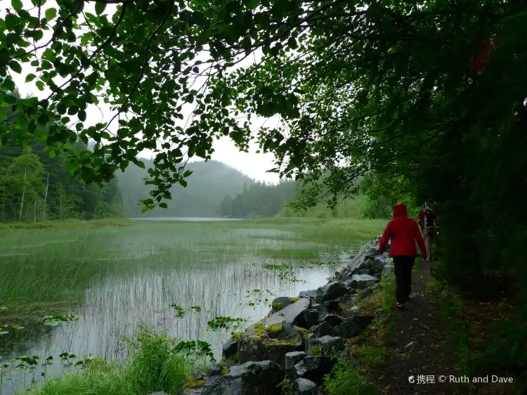 Hotels near Brohm Lake