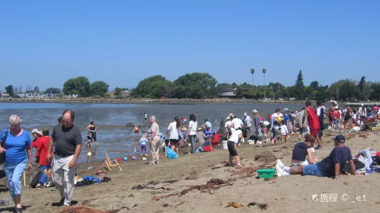 Robert W. Crown Memorial State Beach