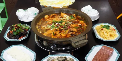 蔡記石鍋魚