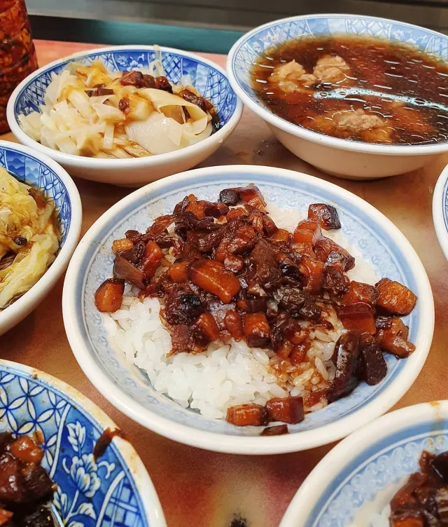 台北夜市 2025 | 台北 11 大夜市美食推介,寧夏夜市、士林夜市,鹽酥雞、藥燉排骨