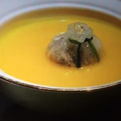 Ying Jee Club User Photo