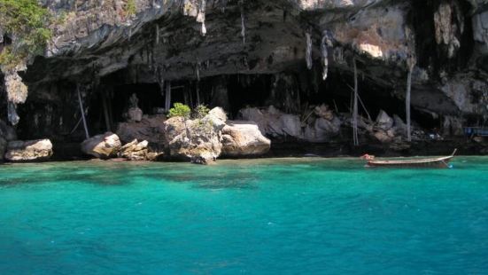 维京洞穴是一个半天然半开发的海面上的一处石头深处的洞穴，这处