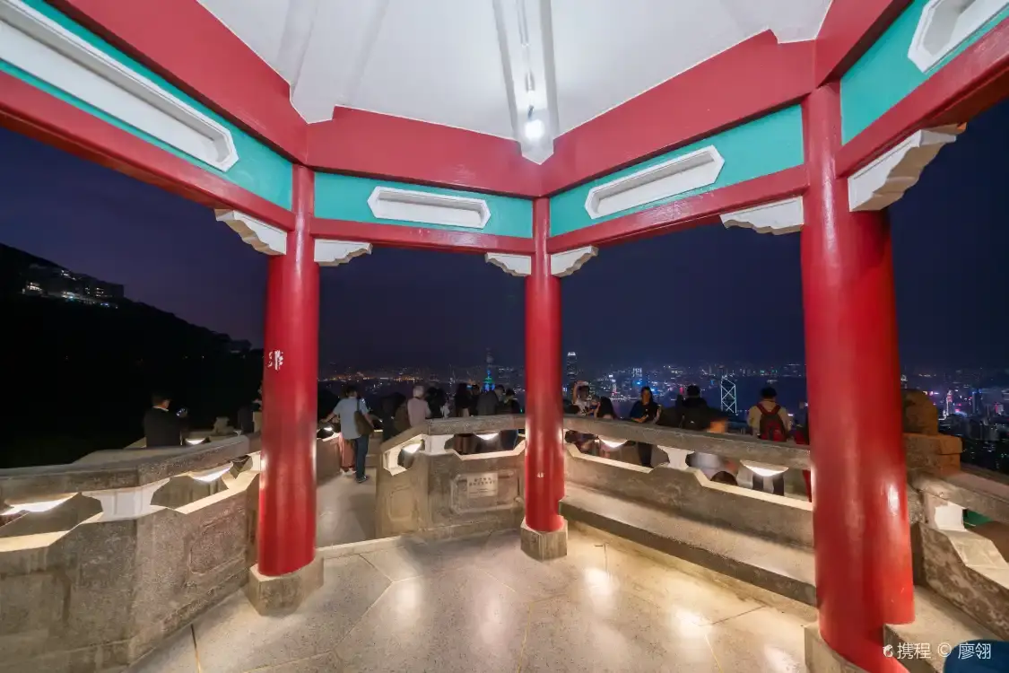 Hotels near Victoria Peak's Lions Pavilion