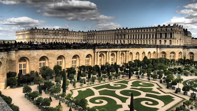 Architectural Landmarks: 10 Amazing Buildings Around the World