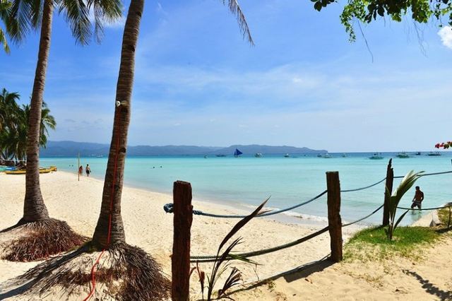 Diniwid Beach