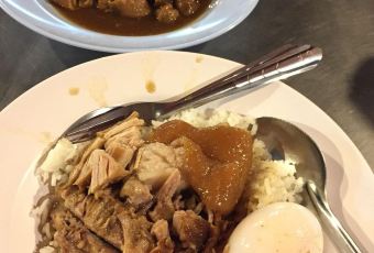 Chang Phueak Pork Leg Rice User Photo
