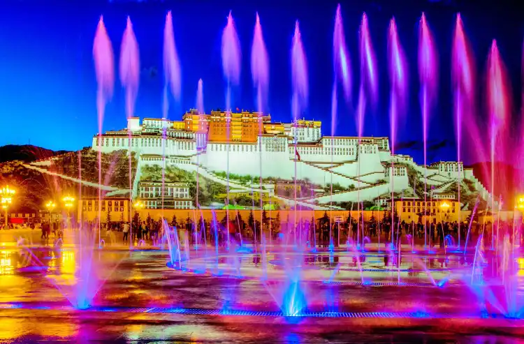 Hotels near Boshou Tibetan Thangka Art Museum