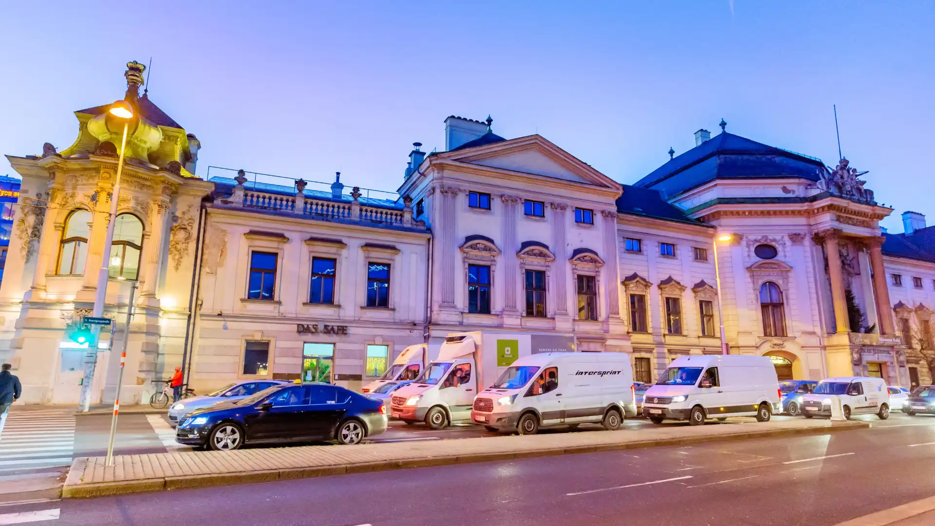 Hotels near Palais Auersperg