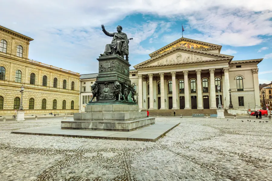 Max-Joseph-Platz