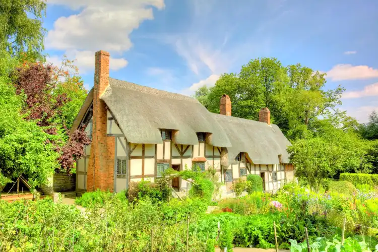 Hotels near Anne Hathaway's Cottage