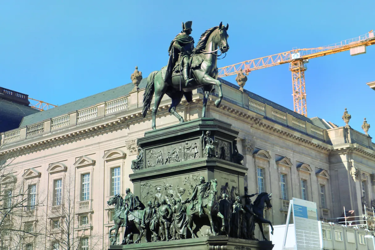 1_Equestrian statue of King Friedrich II. of Prussia