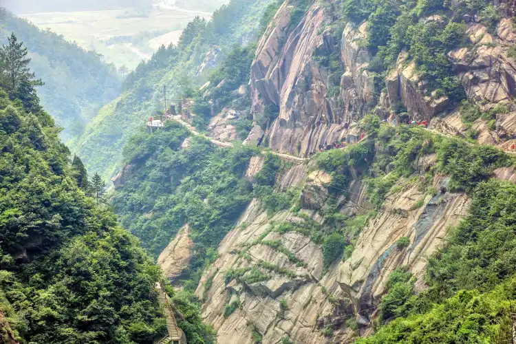 Hotels near Lantianao Mountains