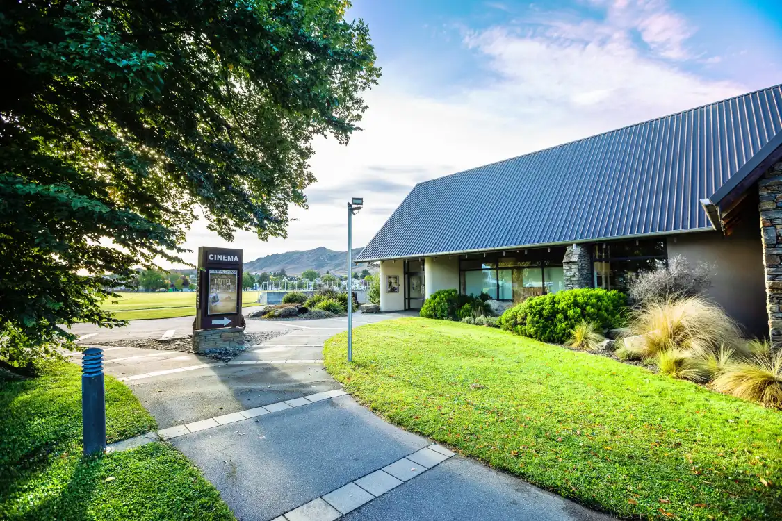 Hotels in der Nähe von Information Center