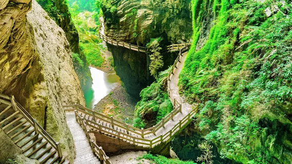 Longshuixia Fissure Gorge